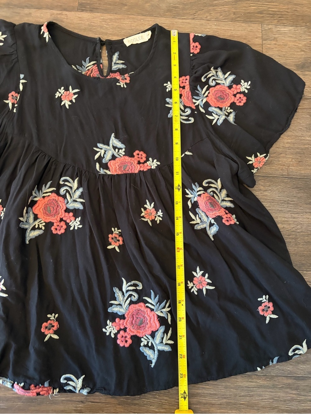 Women’s Roolee Black Babydoll Floral Embroidered Boho Spring Top Size Small - Picture 7 of 9